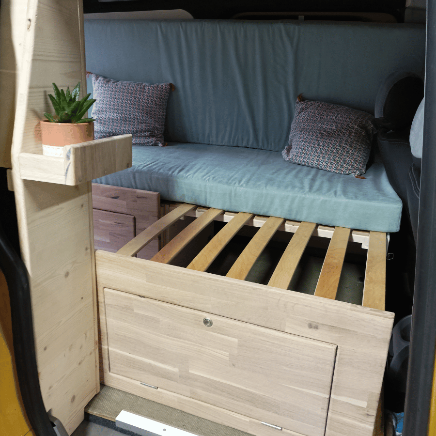Banquette transformable en lit peigne dans caddy court